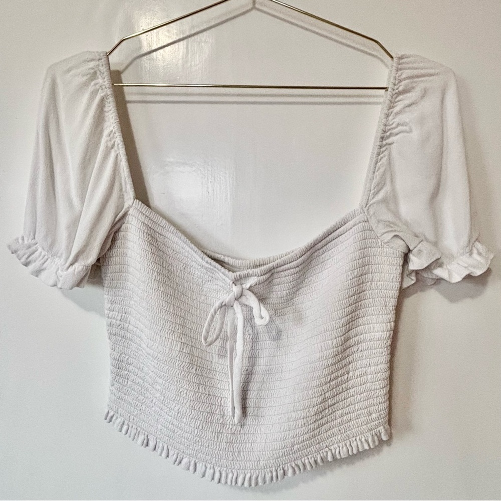 Wilfred| Aritzia| White Smocked Puff Sleeve Crop Top Sz M